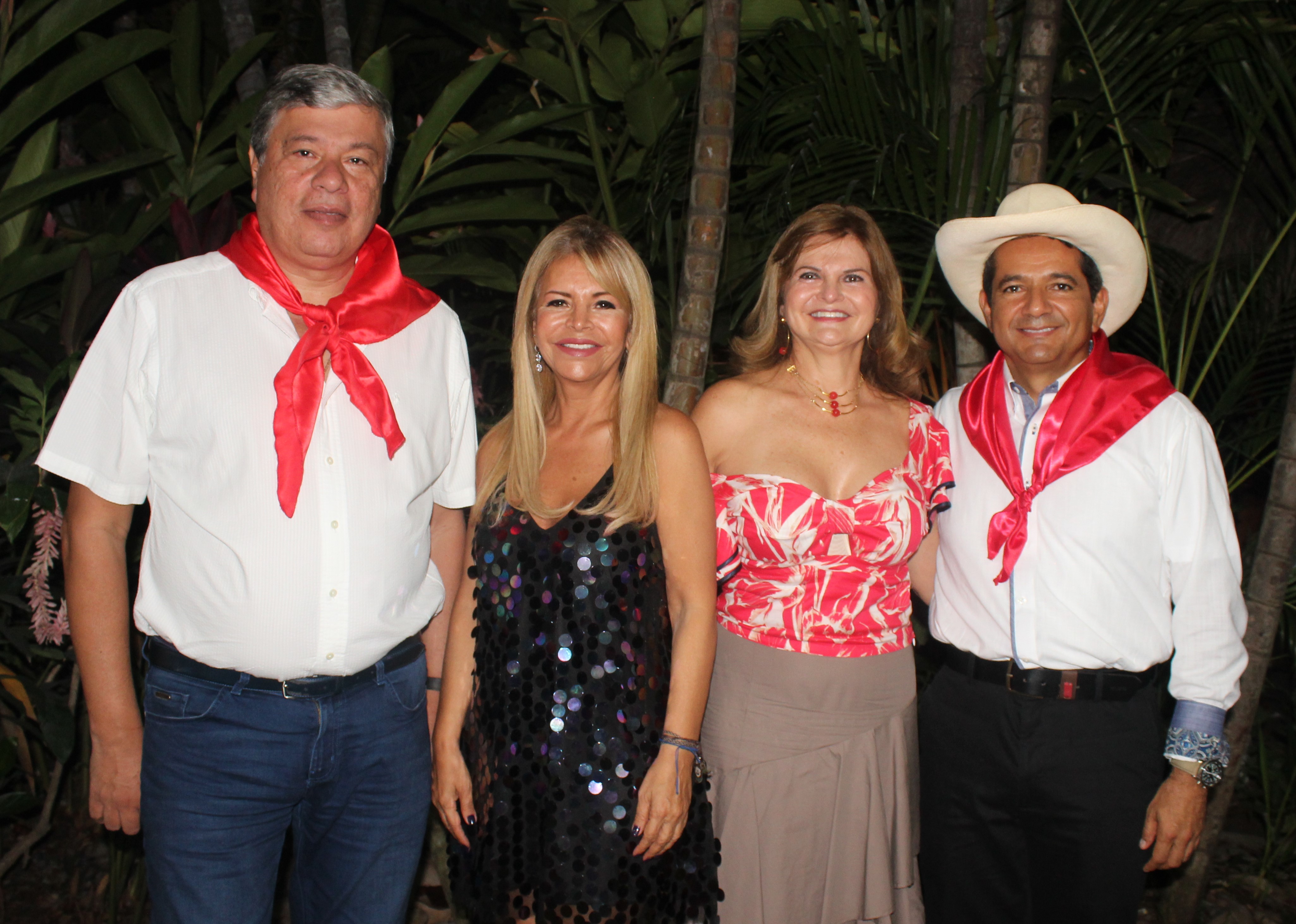 Luis Miguel Losada, Director Comfamiliar; Myriam Hurtado, Primera Dama  del Departamental; Consuelo Hoyos y Ariel Rincón Machado, Presidente Ejecutivo de la Cámara de comercio de Neiva.